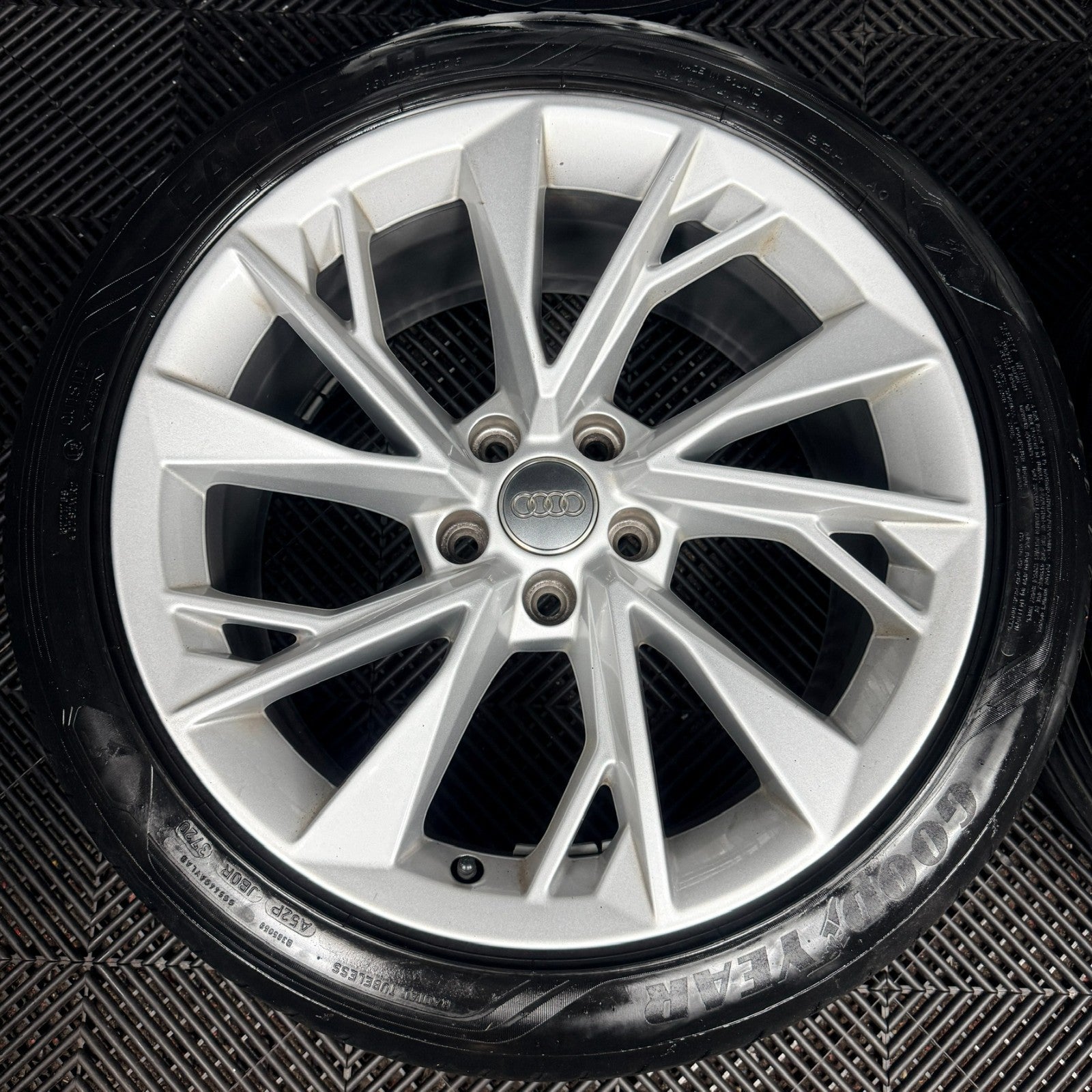 18" Audi A5 Silver Multispoke Alloy Wheels Alloys Tyres 8W0601025FM Genuine