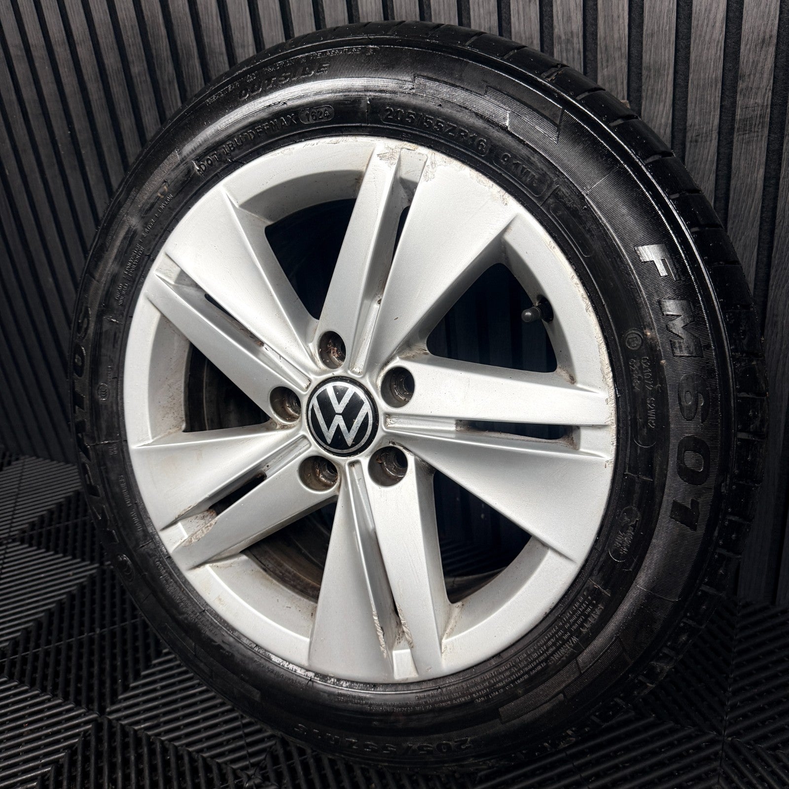 1X 16'' VW Golf MK8 Norfolk Alloy Wheel Tyre GT Single 5H0601025 Genuine