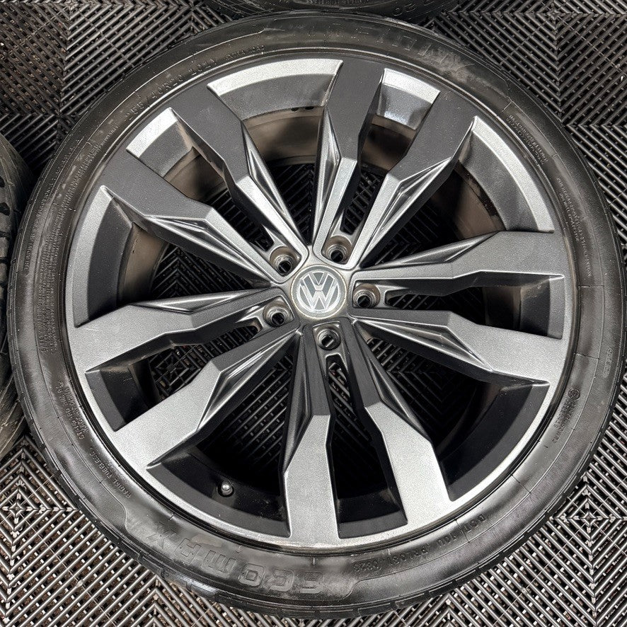 20'' VW Tiguan R Line Suzuka Grey Alloy Wheels Tyre Alloys 5NA601025G Genuine