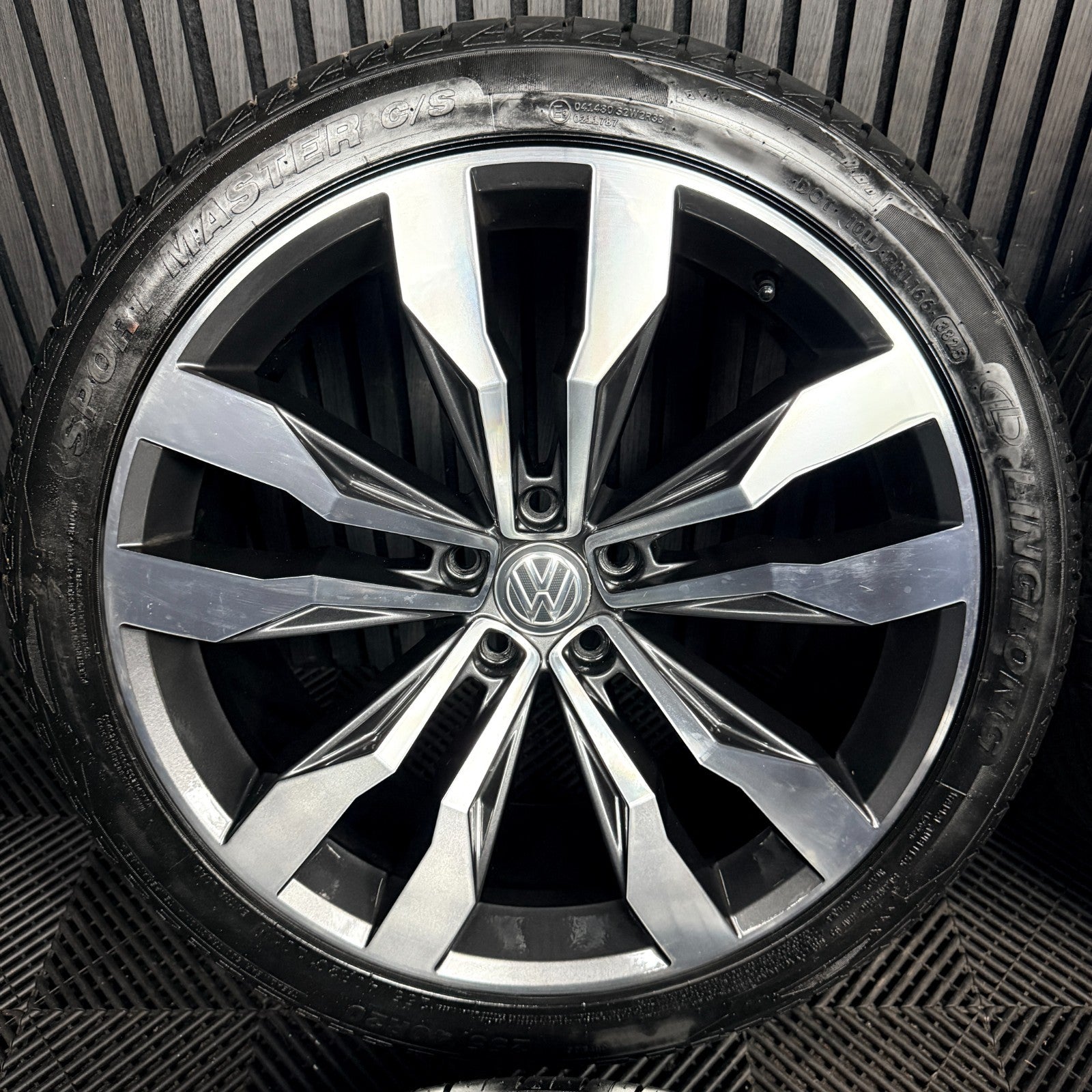 20'' VW Tiguan R Line Suzuka Grey Dc Alloy Wheels Tyre Alloys 5NA601025G Genuine