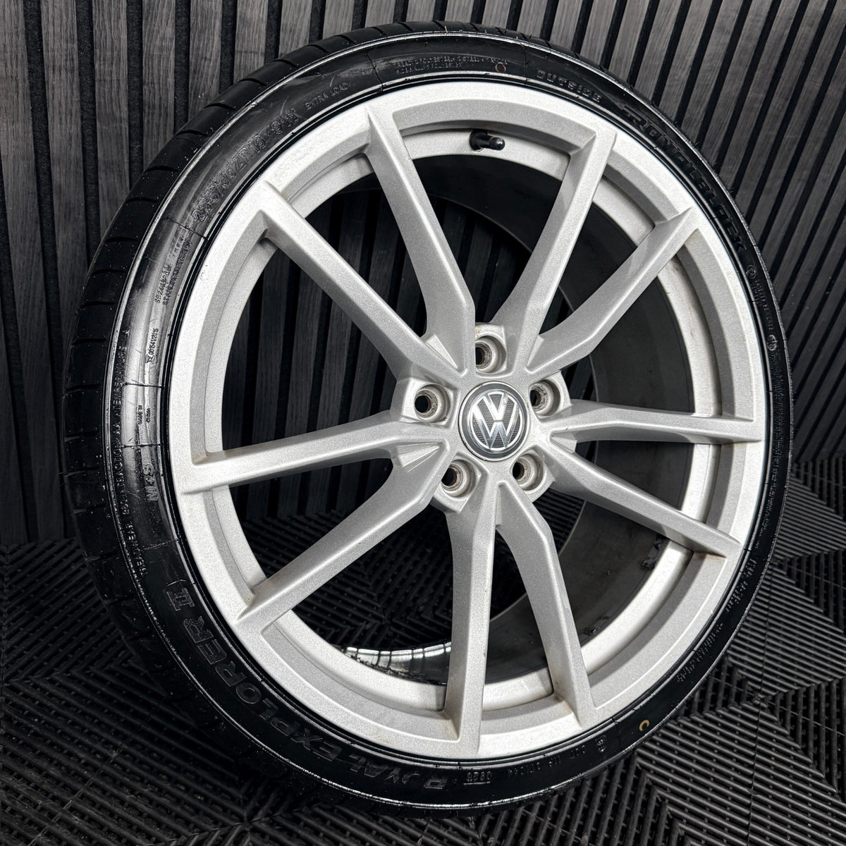 1X 19'' VW Golf R Pretoria Silver GTI MK7 Alloy Wheel Tyre 5G0601025AJ Genuine