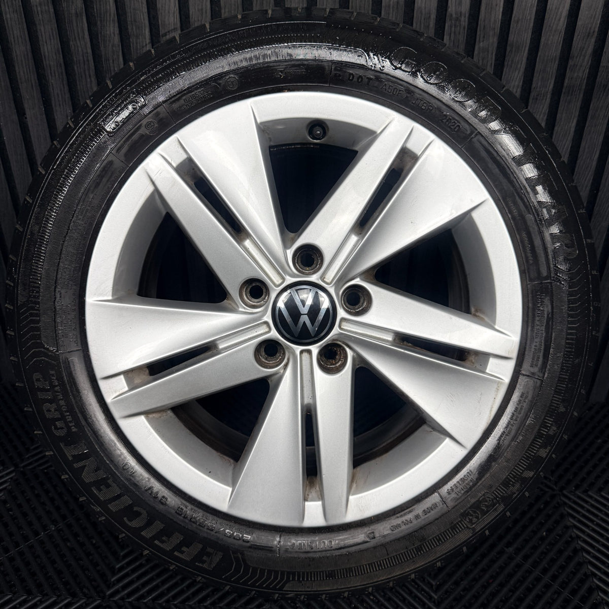 1X 16'' VW Golf MK8 Norfolk Alloy Wheel Tyre GT Single 5H0601025 Genuine