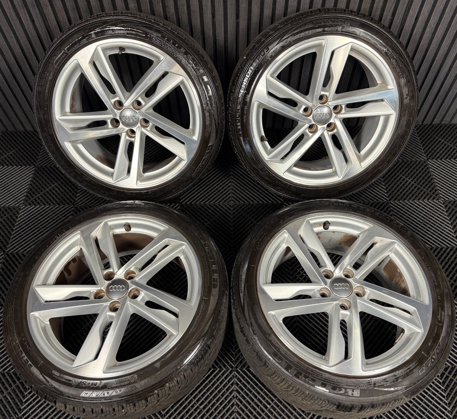 17'' GENUINE AUDI A1 S LINE NEW MODEL ALLOY WHEELS ALLOYS TYRES 82A601025K