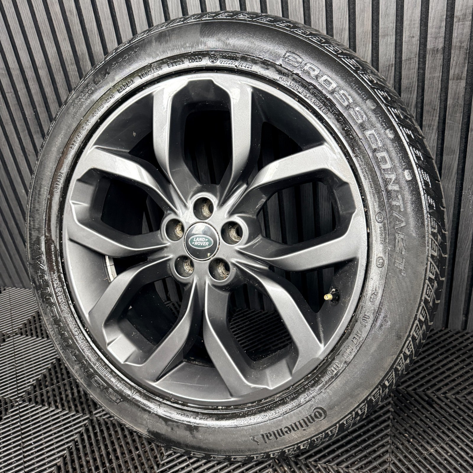 1X 19'' Land Rover Discovery Sport Evoque Grey Alloy Wheel Tyre Genuine