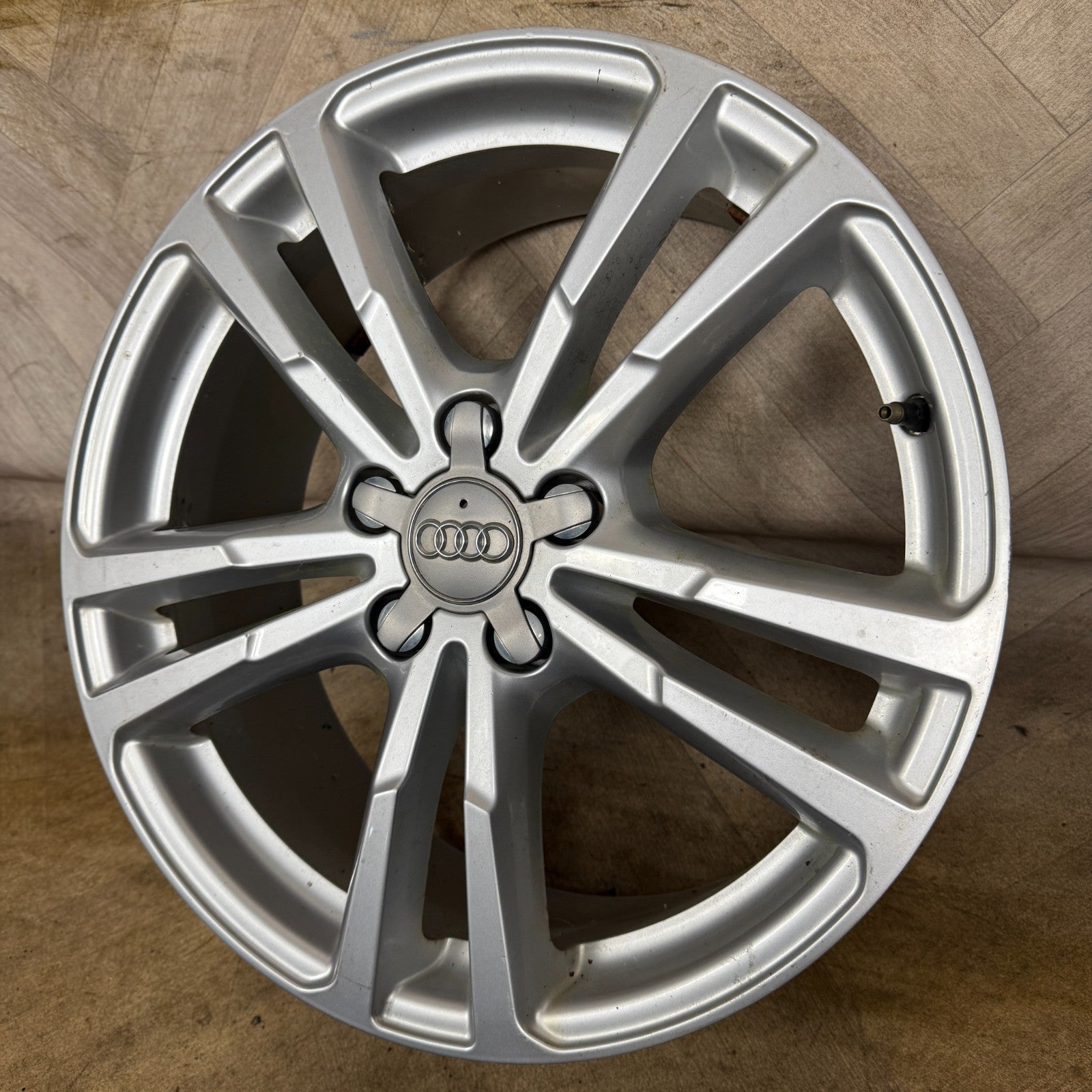 1X 18'' GENUINE AUDI Q3 S LINE ALLOY WHEELS SINGLE SPARE 8U061025AJ