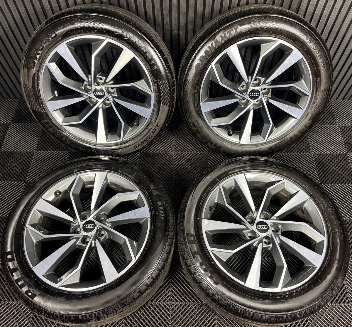 19" Audi Q5 Grey Q4 DC S Line Alloy Wheels Tyres 5X112 80A601025BK Genuine