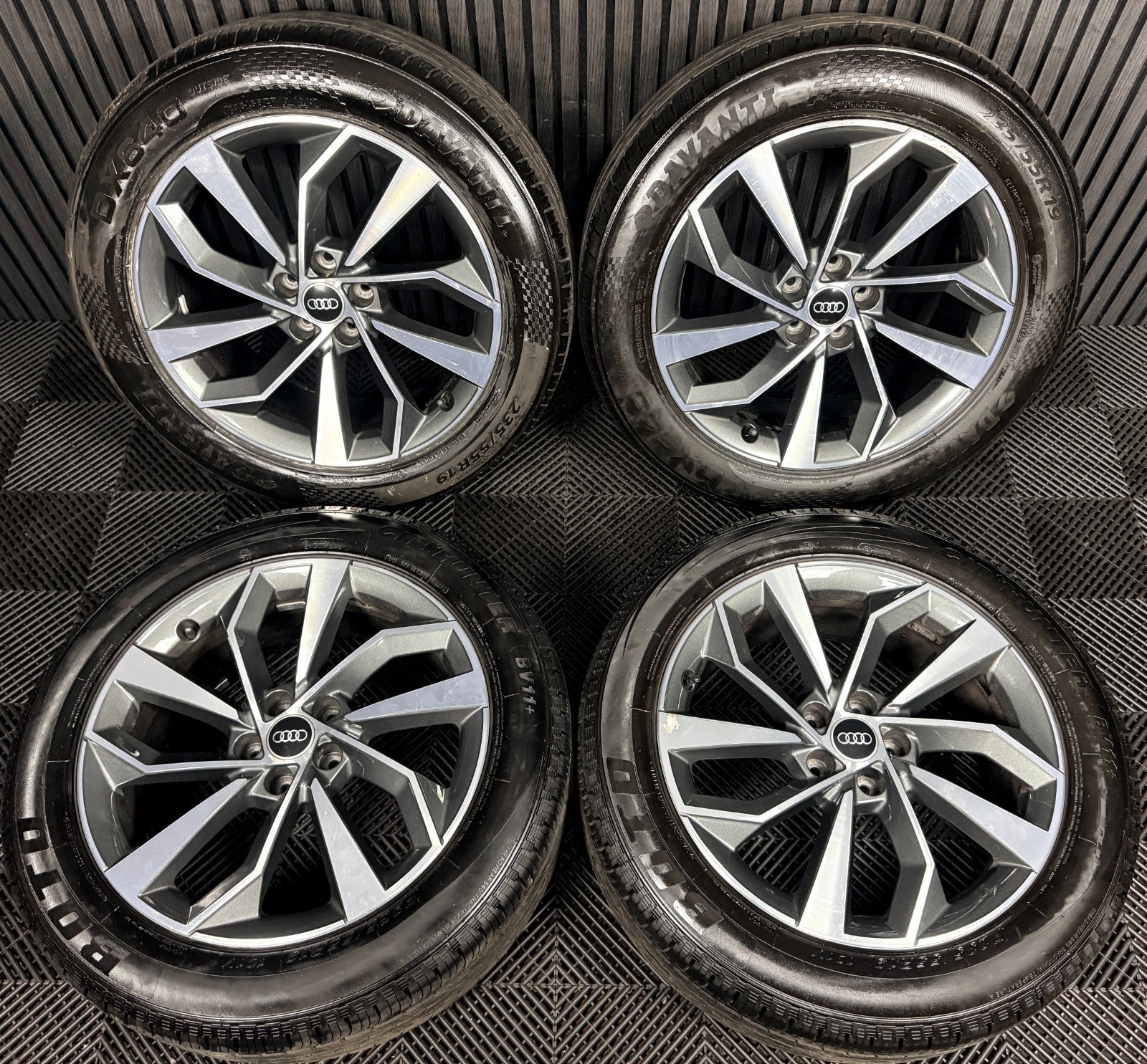 19" Audi Q5 Grey Q4 DC S Line Alloy Wheels Tyres 5X112 80A601025BK Genuine