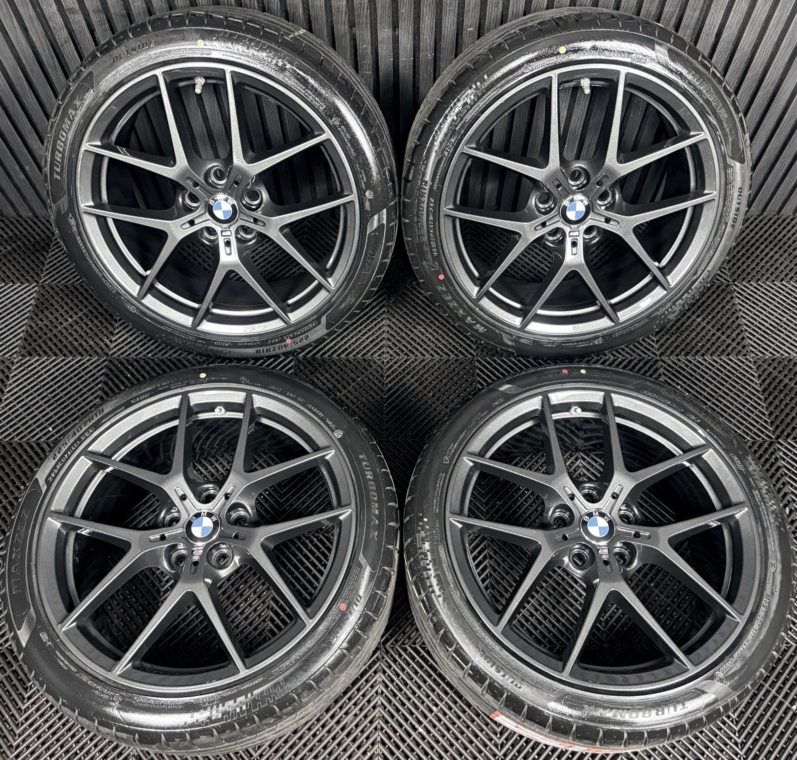 18'' BMW 1 Series 554 Grey M Sport 2 F40 F44 Alloy Wheels Tyres 8092353 Genuine