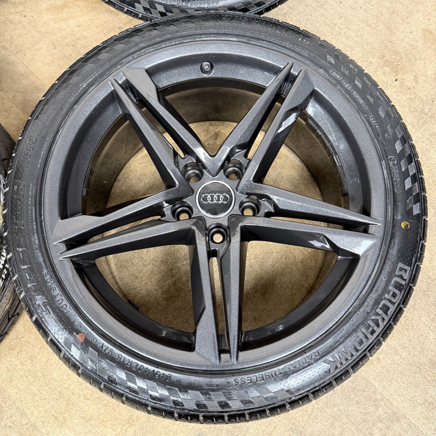 18" GENUINE AUDI A5 S LINE GREY STAR ALLOY WHEELS ALLOYS TYRES 8W0601025DE