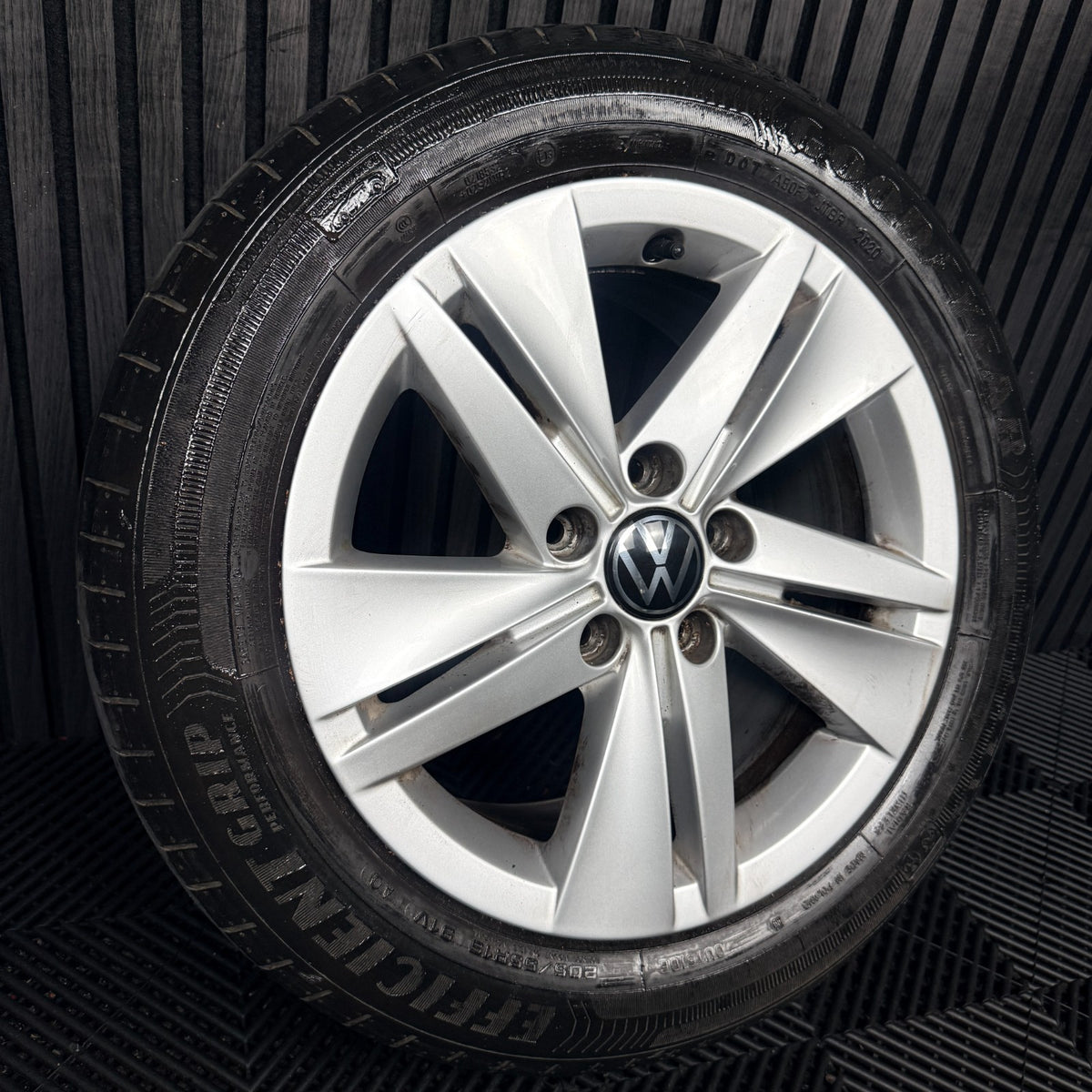 1X 16'' VW Golf MK8 Norfolk Alloy Wheel Tyre GT Single 5H0601025 Genuine