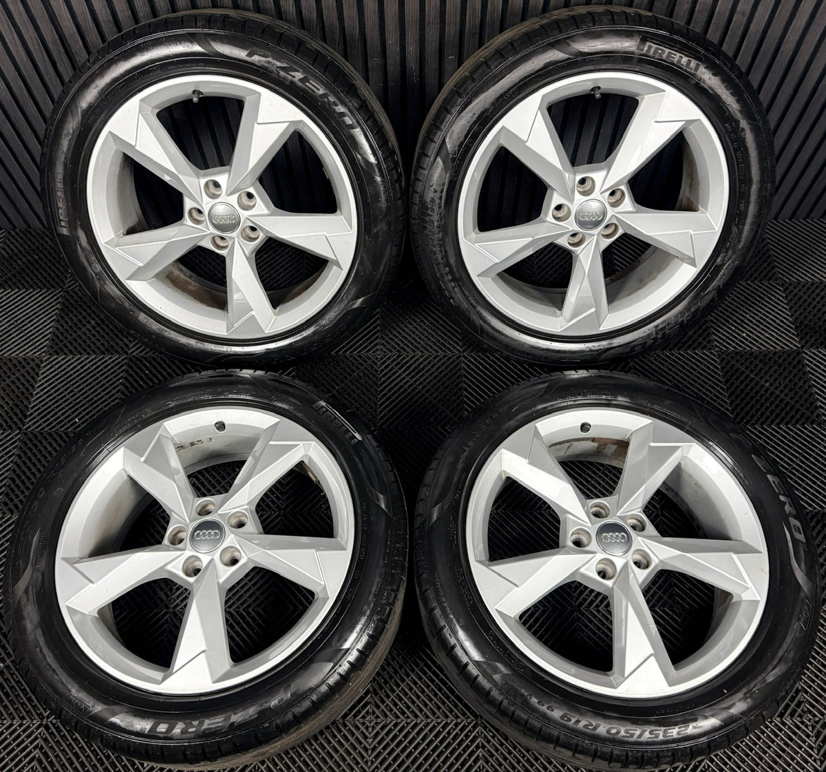 19'' Audi Q3 5 Spoke Alloy Wheels Tyre Alloys 83A601025N Genuine