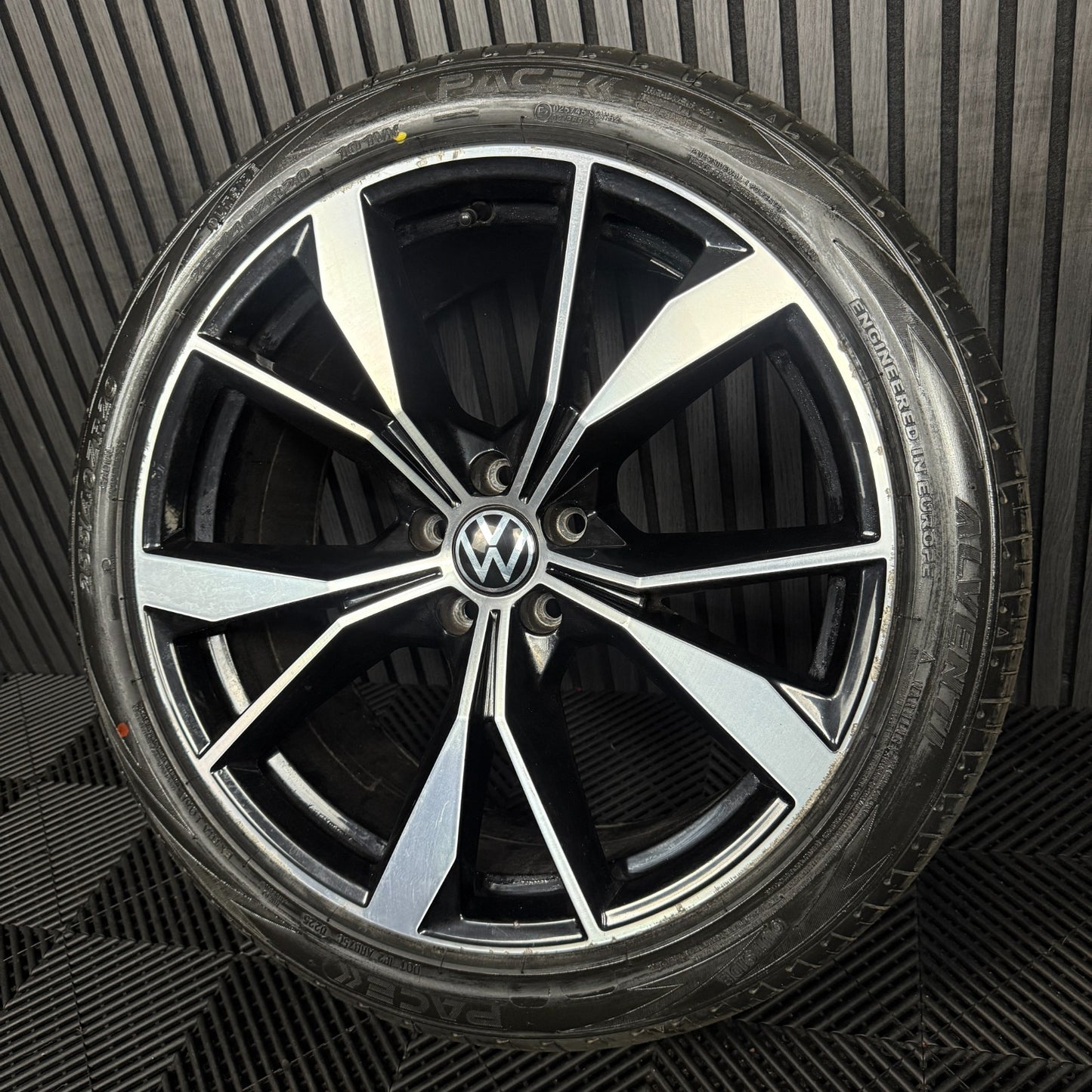 1X 20'' GENUINE VW TIGUAN MISANO R LINE 5NA601025AH DC ALLOY TYRE WHEEL SINGLE