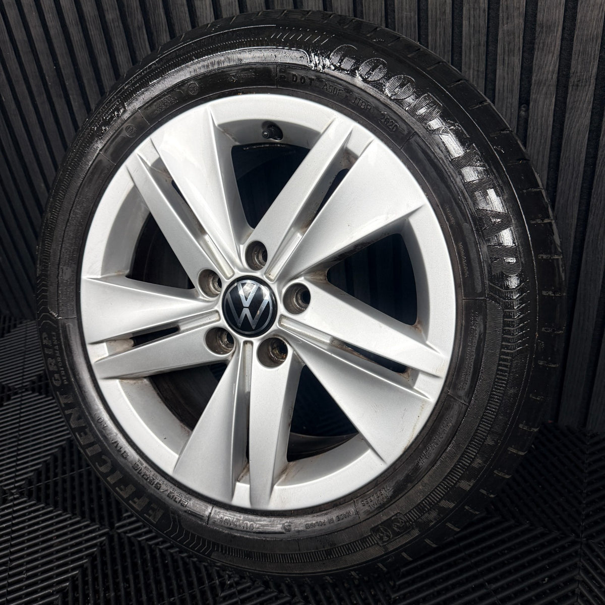 1X 16'' VW Golf MK8 Norfolk Alloy Wheel Tyre GT Single 5H0601025 Genuine