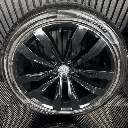 20'' VW Tiguan R Line Suzuka Black Alloy Wheels Tyre Alloys 5NA601025G Genuine