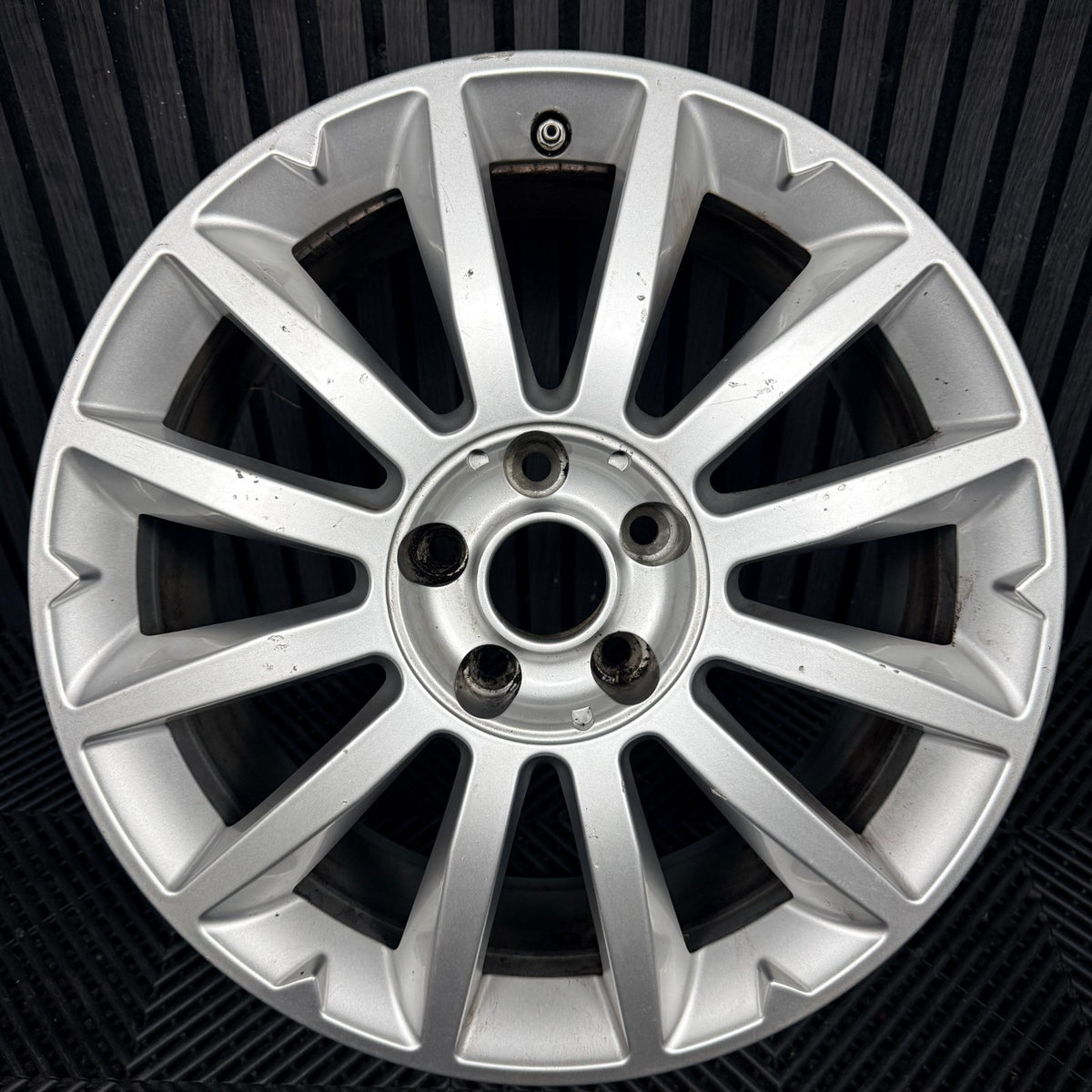 1X 18'' Maserati Ghibli Levante 670010977 Alloy Wheel Single Front Genuine
