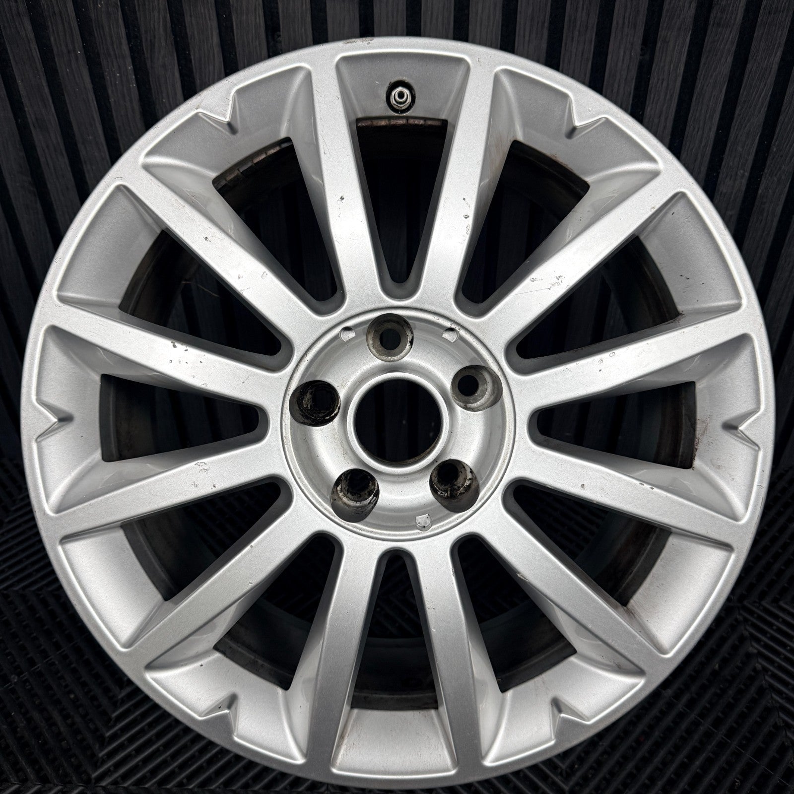 1X 18'' Maserati Ghibli Levante 670010977 Alloy Wheel Single Front Genuine