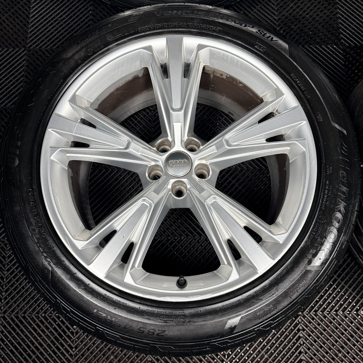21'' Audi Q8 S Line 5 Spoke Alloy Wheels Alloys Tyres 4M8601025H Genuine