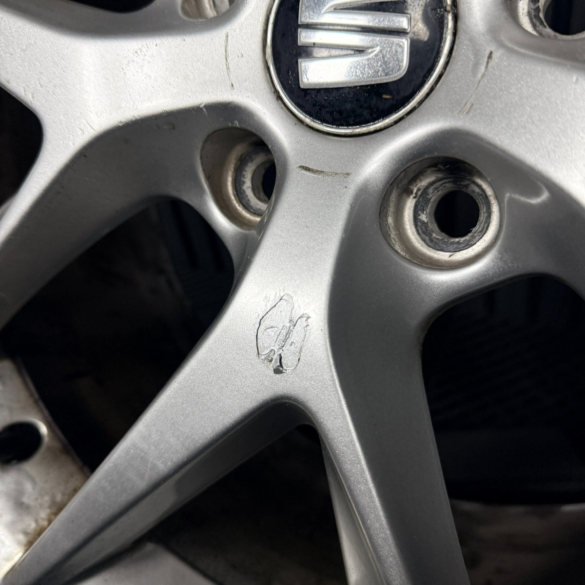 1X 18'' Seat Leon FR Performance MK3 Alloy Wheel Tyre Single Genuine 5F0601025F