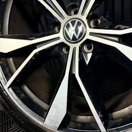 1X 20'' VW Tiguan Misano R Line 5NA601025AH Black DC Alloy Tyre Wheel Genuine
