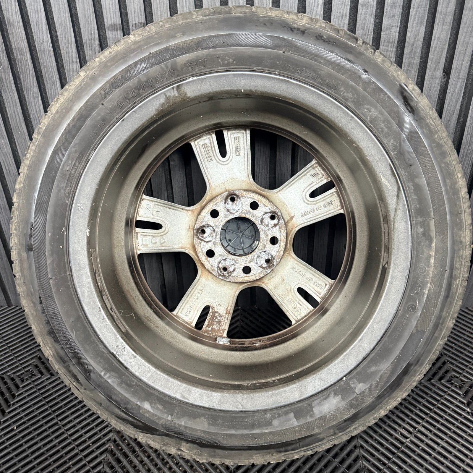 1X 16'' GENUINE MERCEDES A B CLASS CLA BLACK DC ALLOY WHEEL TYRE A2464010000