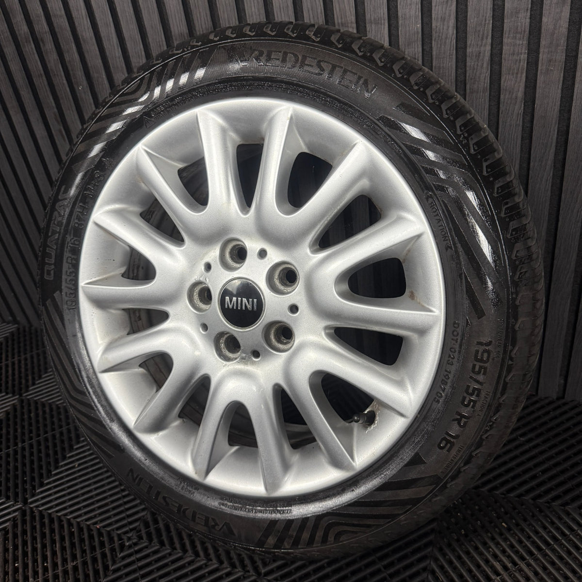 1X 16'' GENUINE MINI COOPER ONE D 495 VICTORY F55 F56 ALLOY WHEEL TYRE 6855104
