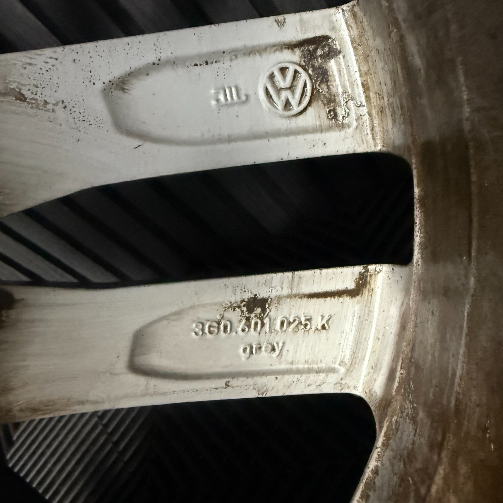 1X 18'' GENUINE VW PASSAT R LINE B8 DARTFORD GT GTE ALLOY WHEEL TYRE 3G0601025K