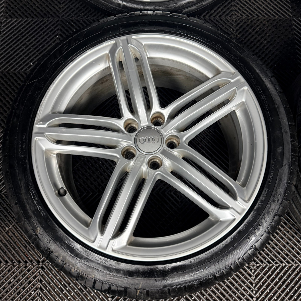 19'' Audi Q3 S Line 5 Triple Segment Wheels Tyres Alloys 8U0601025AC Genuine