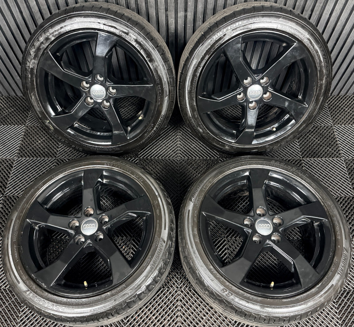 17'' Audi A3 Silver Sport 5 Spoke Black Wheels Alloys Tyres 8V0601025CT Genuine