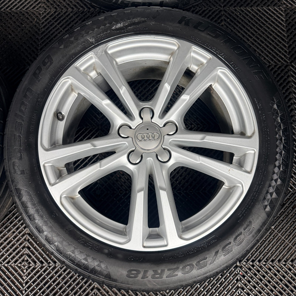 18'' Audi Q3 S Line 5 Double Spoke Facelift Alloy Wheels Tyres Alloys Genuine