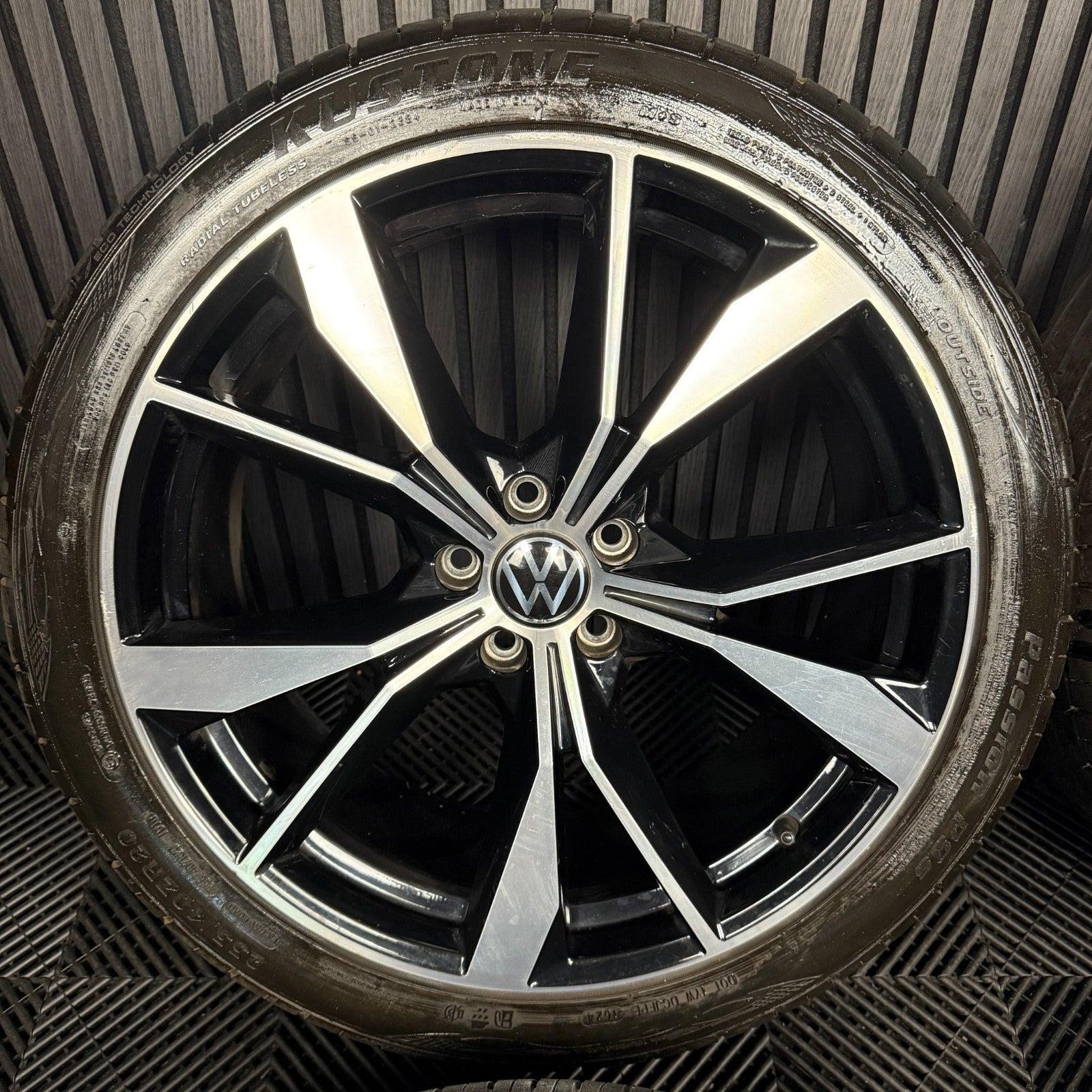 20'' GENUINE VW TIGUAN R LINE MISANO ALLOY WHEELS TYRES ALLOYS 5NA601025AH