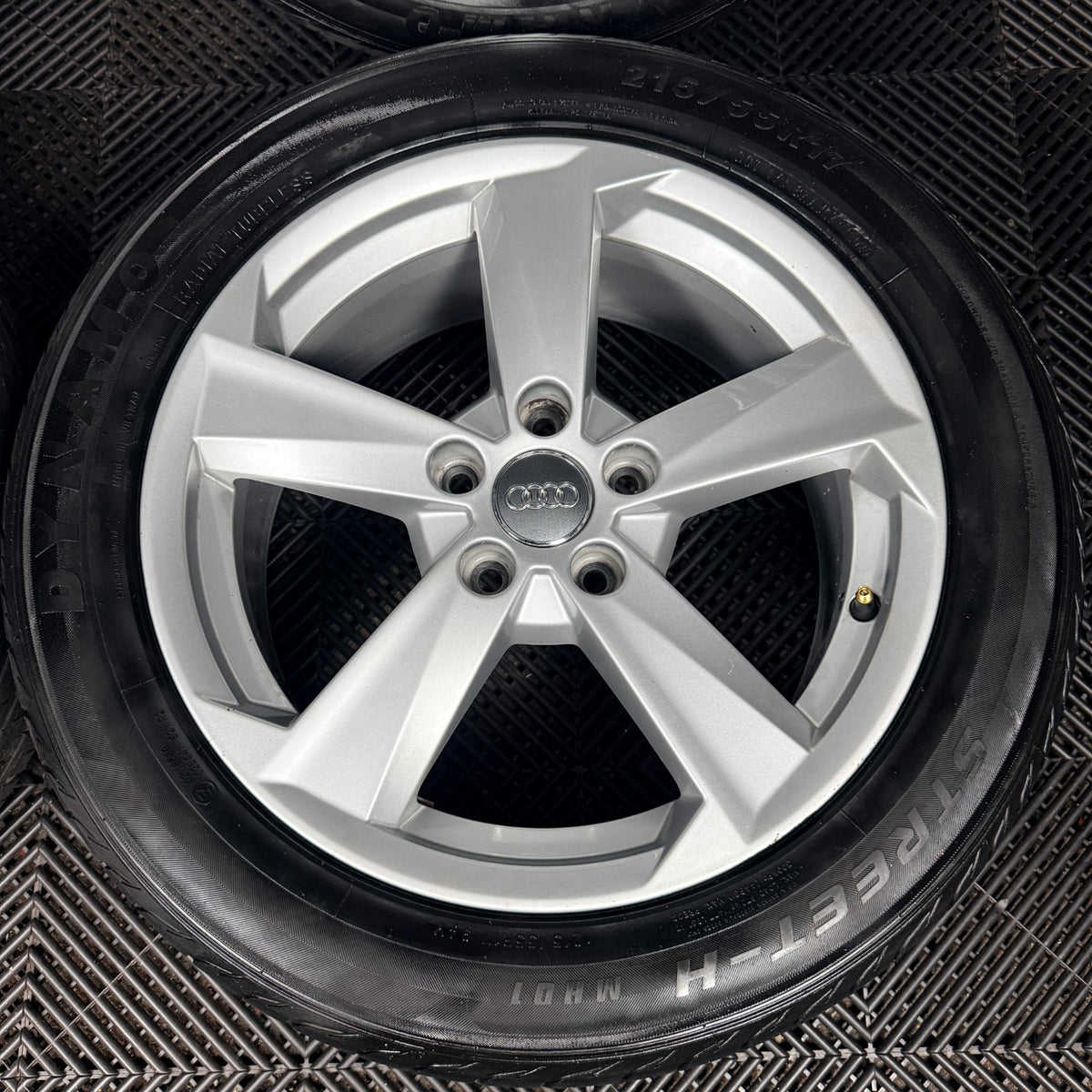 17'' Audi Q2 5 Spoke Alloy Wheels Tyres Alloys 81A601025B Genuine