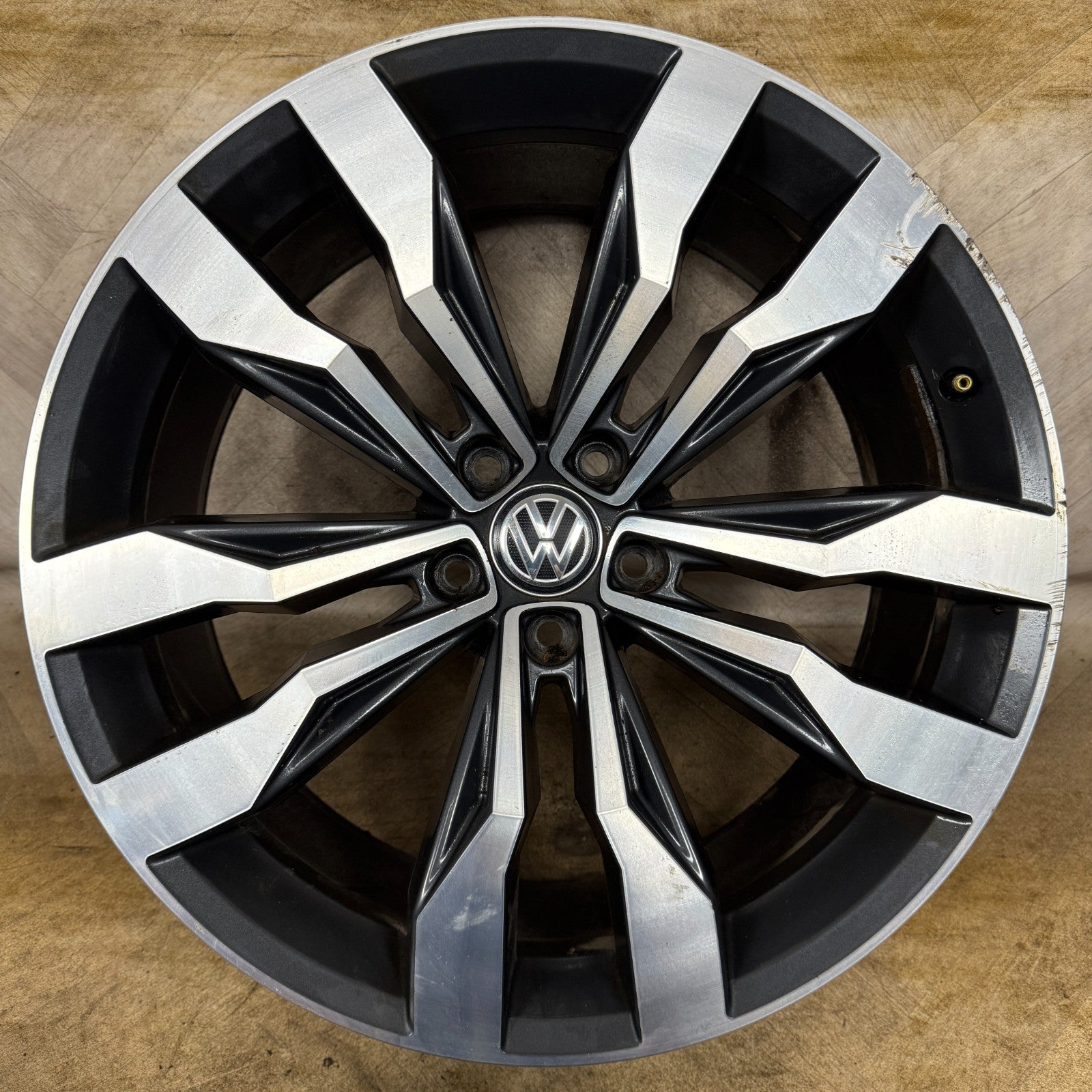 1X 20'' GENUINE VW TIGUAN SUZUKA R LINE 5NA601025G DC ALLOY TYRE WHEEL SINGLE