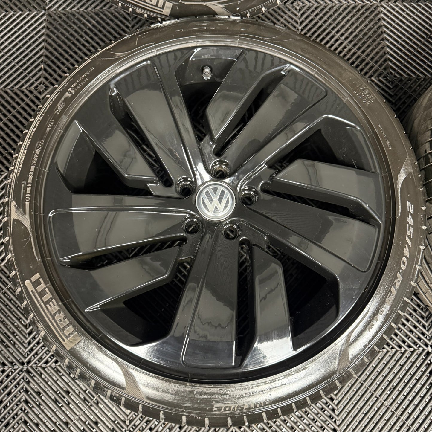 19'' GENUINE VW ARTEON MONTEVIDEO BLACK R LINE WHEELS TYRES ALLOYS 3G8601025P