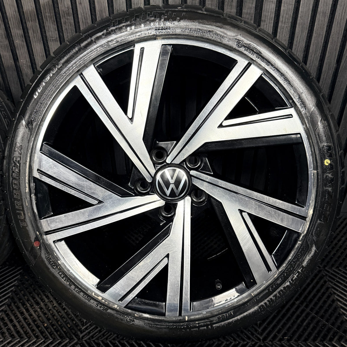 18" VW Golf GTD Mk8 R Line GT GTI Bergamo Wheels Tyres Alloys 5H0601025M Genuine
