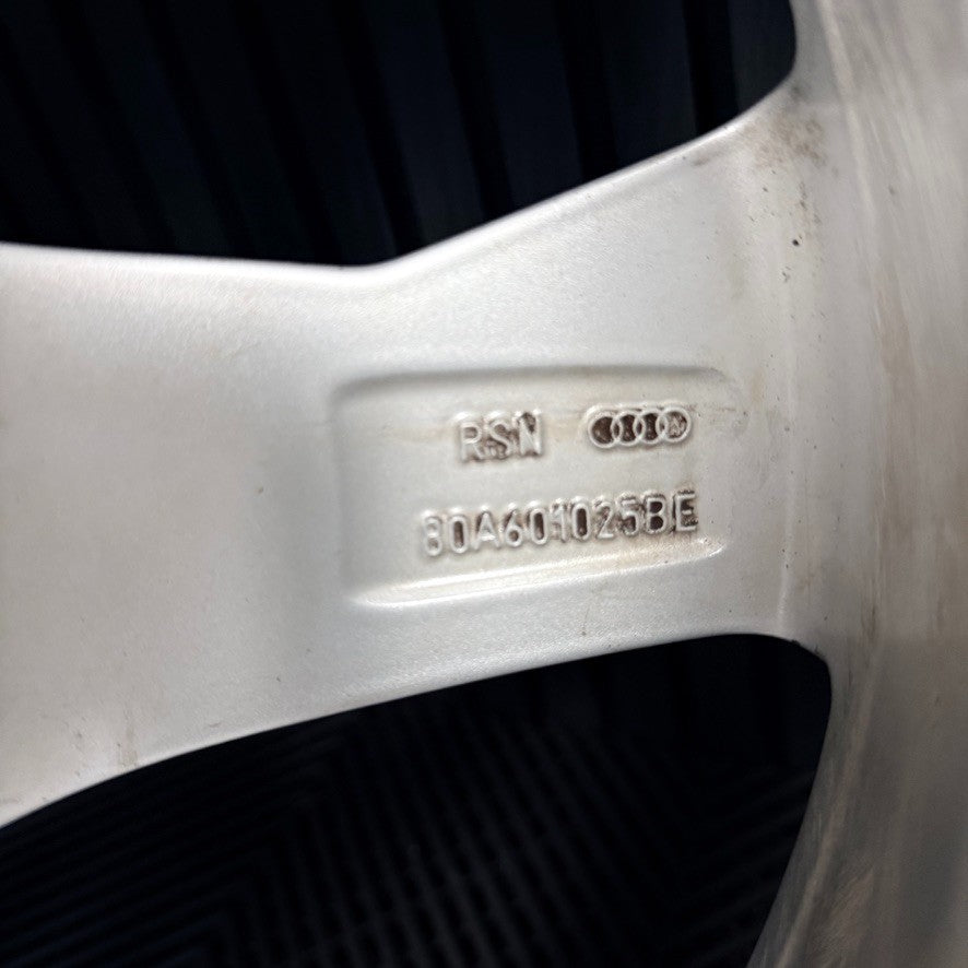 18'' Audi Q5 5 Spoke Alloy Wheel Tyres 80A601025BE Genuine
