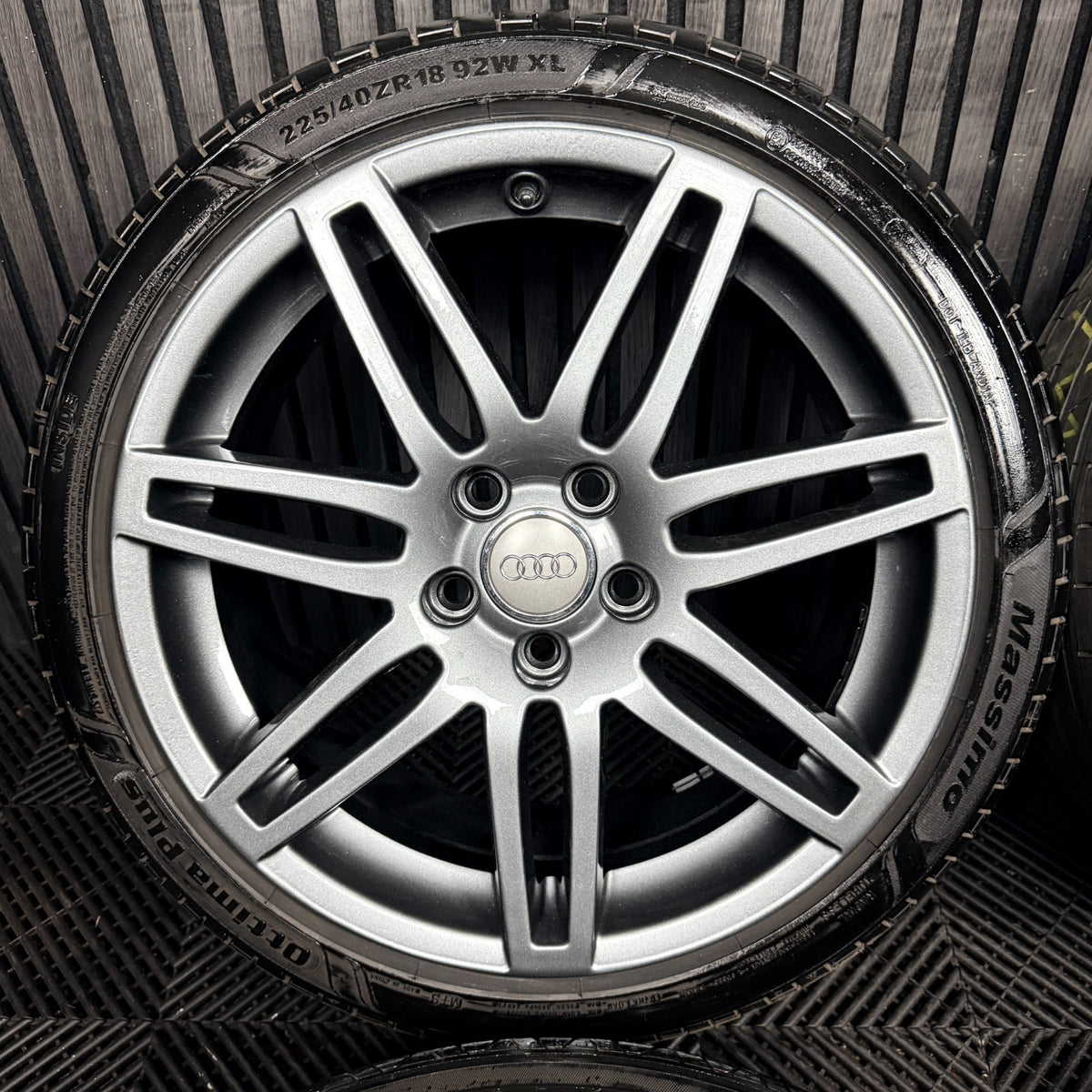 18'' Audi A3 S Line Grey Black Edition Wheels Alloys Tyres 8P0601025BA Genuine