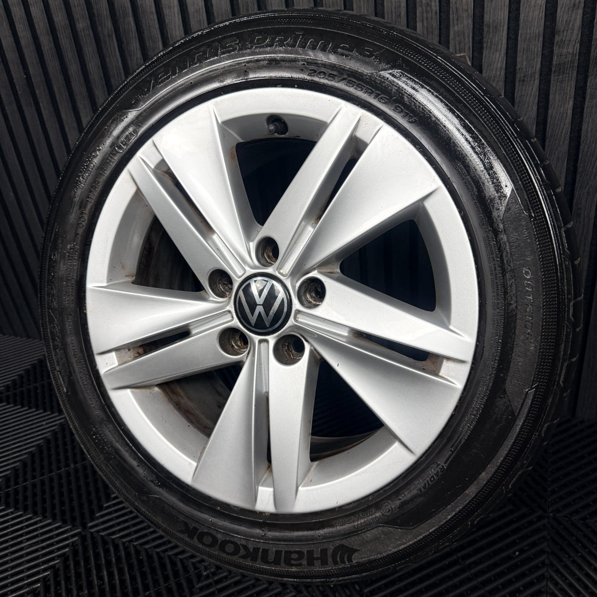 1X 16'' VW Golf MK8 Norfolk Alloy Wheel Tyre GT Single 5H0601025 Genuine