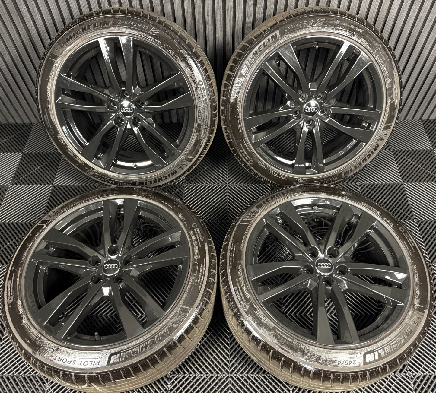 19" GENUINE AUDI A6 C8 S LINE BLACK 5 DOUBLE SPOKE ALLOY WHEELS TYRES 4K0601025H