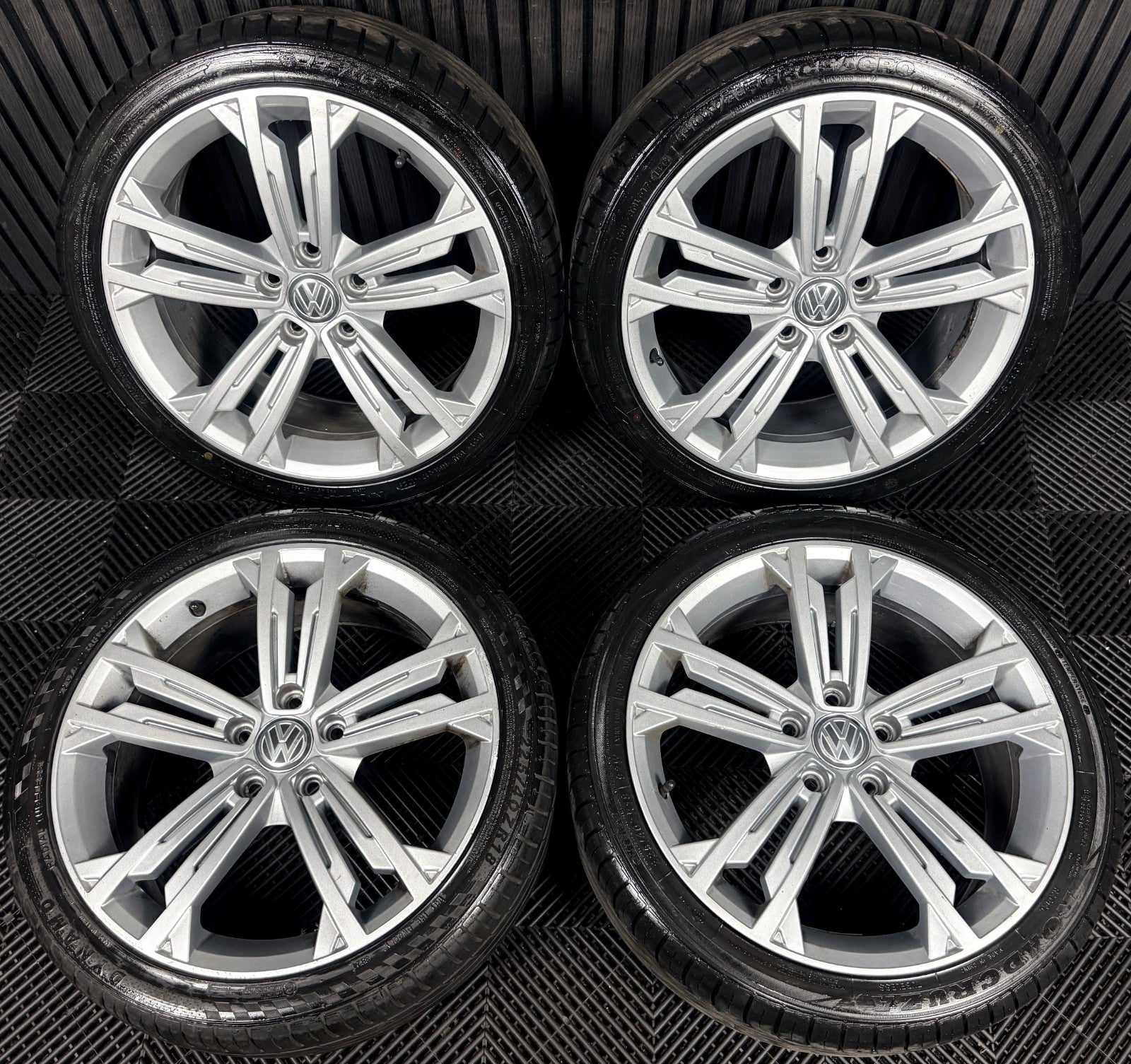 18" VW Golf Seville Silver GTD GT Mk7 Alloy Wheel Tyres 5G0601025CM Genuine