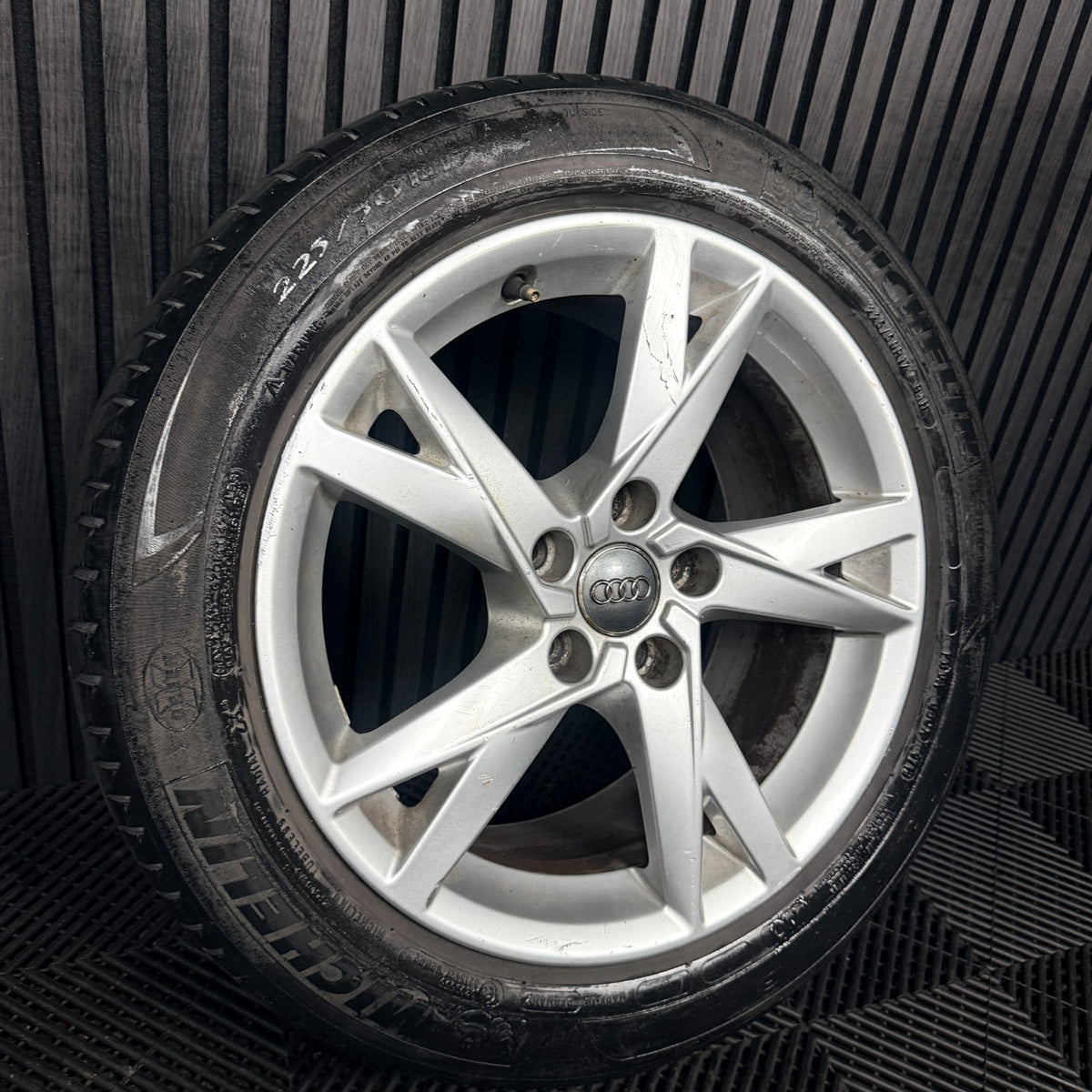1X 17" Audi A4 Y Spoke B8 B9 Alloy Wheel Tyre Single Spare 8W0601025K Genuine