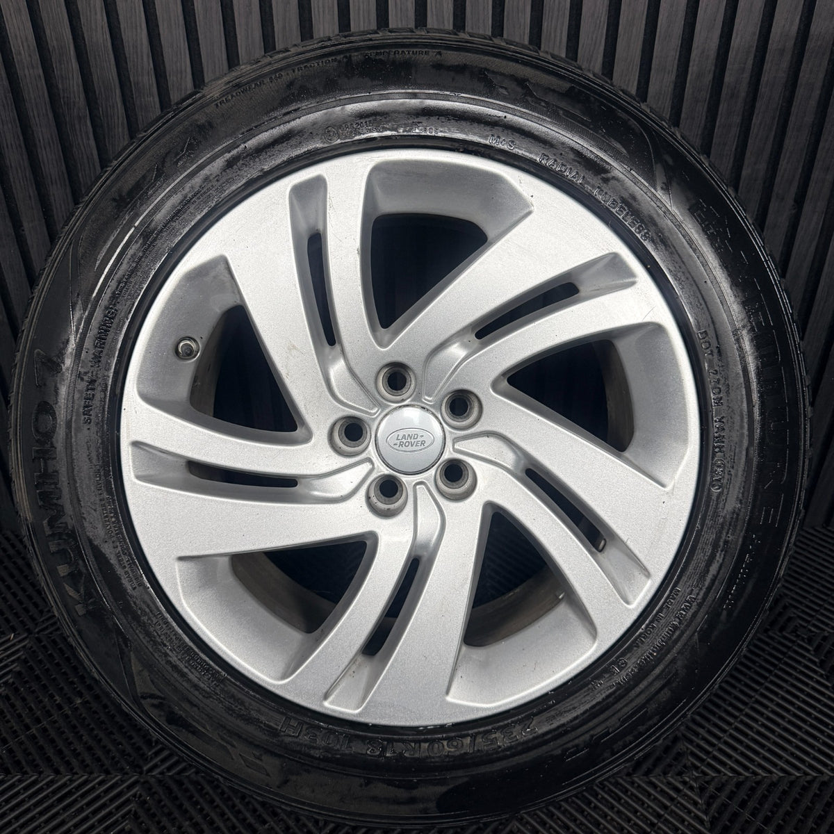 1X 18'' Land Rover Discovery Sport Evoque Alloy Wheel Tyre Genuine KBD2-1007-DA