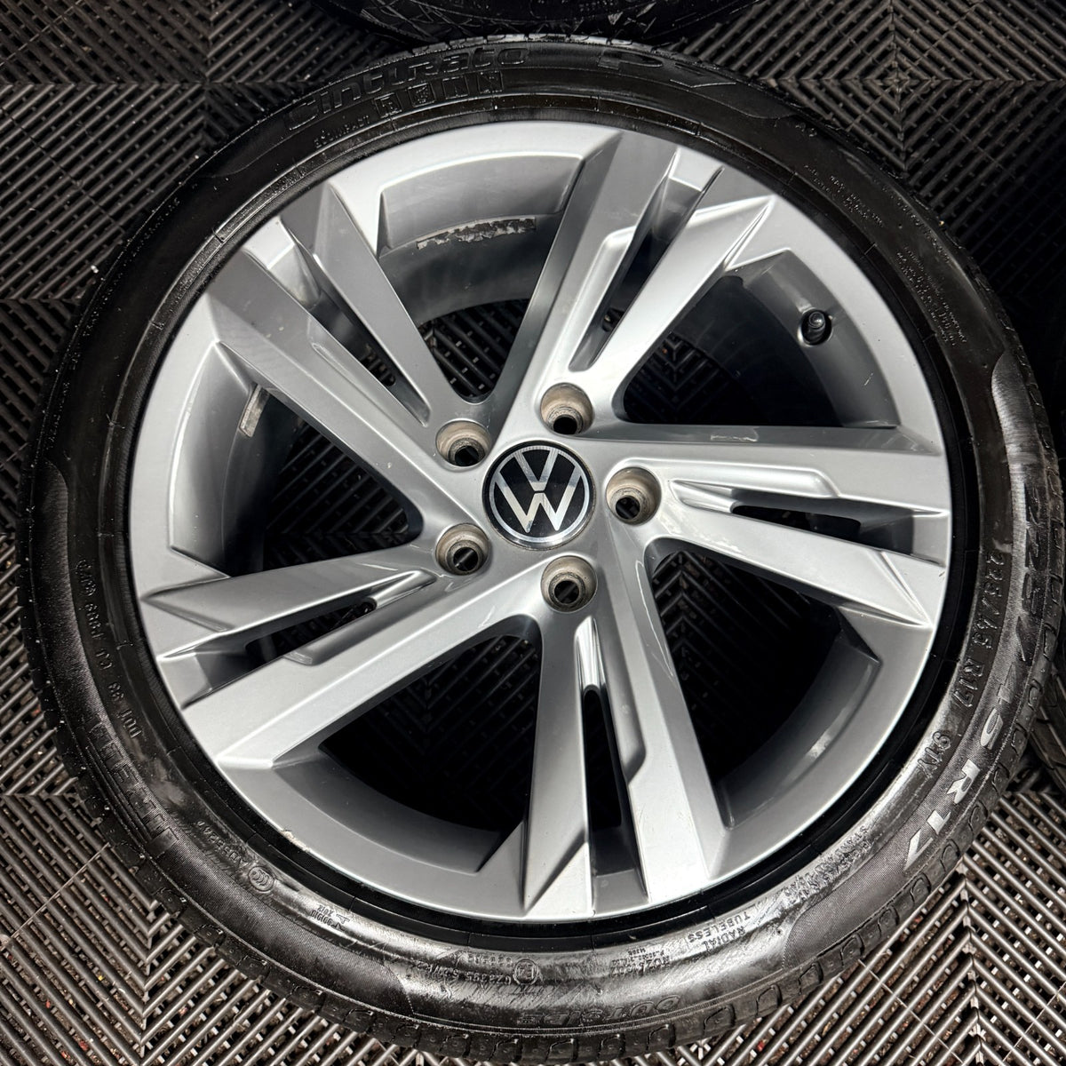 17'' VW Golf Valencia MK8 MK7 MK6 R Line Wheels Tyres Alloys 5H0601025AF Genuine