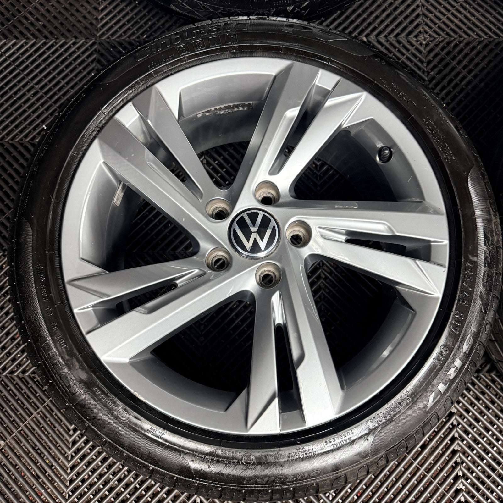17'' VW Golf Valencia MK8 MK7 MK6 R Line Wheels Tyres Alloys 5H0601025AF Genuine