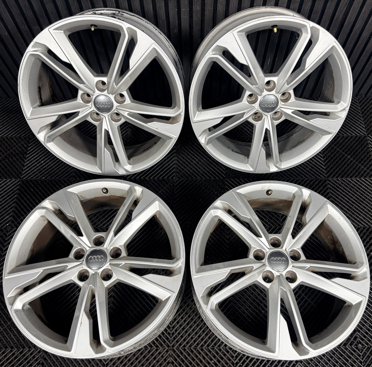 19'' Audi Q3 S Line 5 Double Spoke Alloy Wheels Alloys 83A601025M Genuine