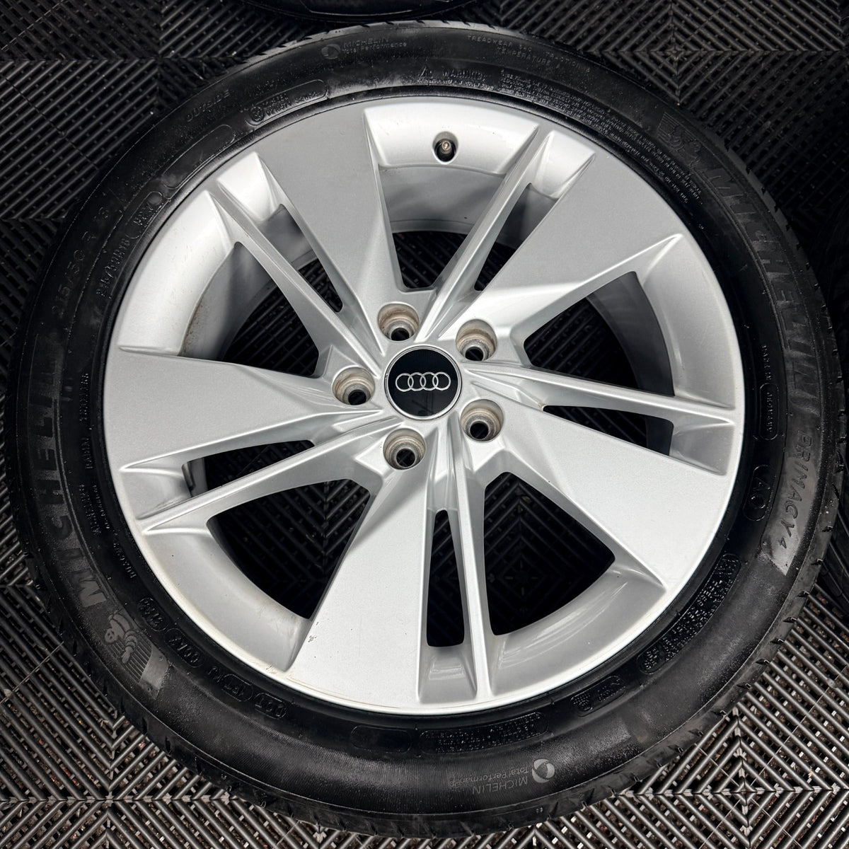 18'' Audi Q2 S Line Alloy Wheels Tyres Alloys 81A601025AL Genuine