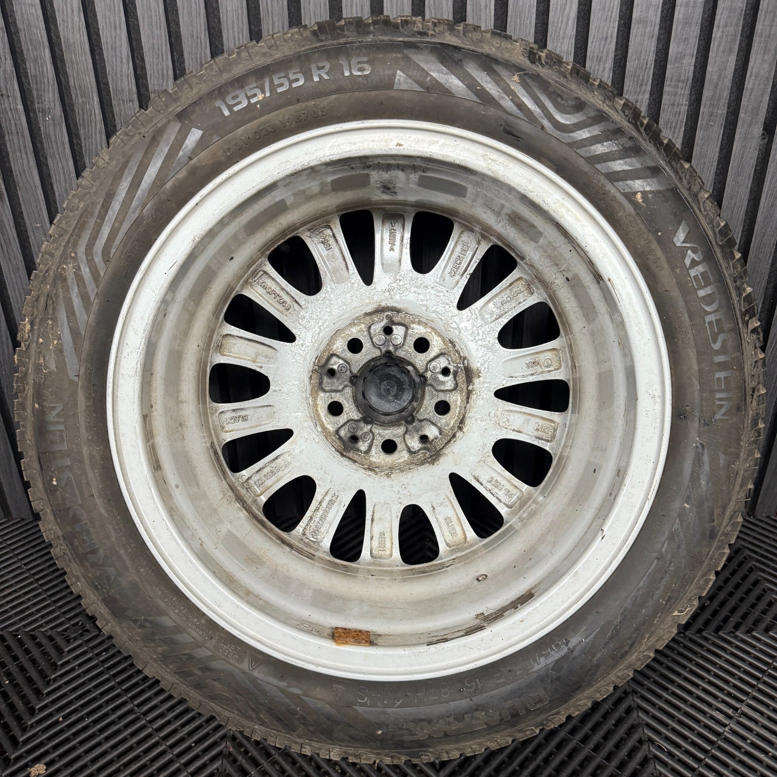 1X 16'' GENUINE MINI COOPER ONE D 495 VICTORY F55 F56 ALLOY WHEEL TYRE 6855104