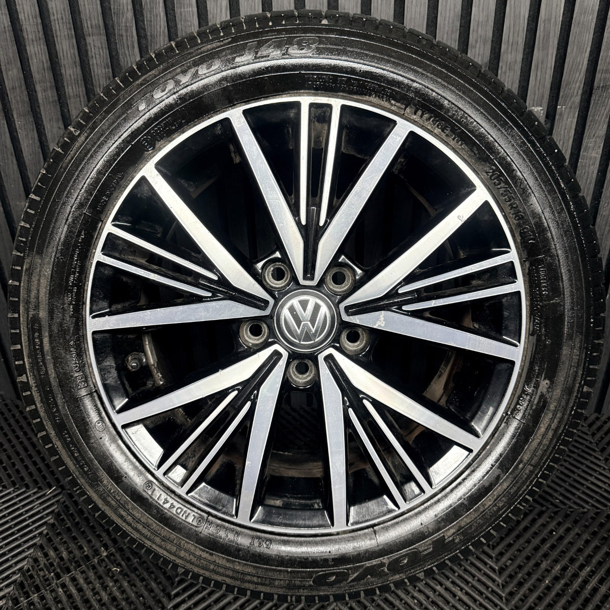 1X 16'' Genuine VW Golf MK7.5 MK7 Linas Alloy Wheel Tyre Gt Single 5G0601025CD