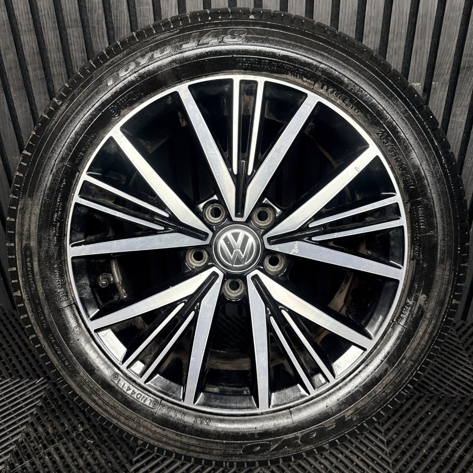 1X 16'' Genuine VW Golf MK7.5 MK7 Linas Alloy Wheel Tyre Gt Single 5G0601025CD