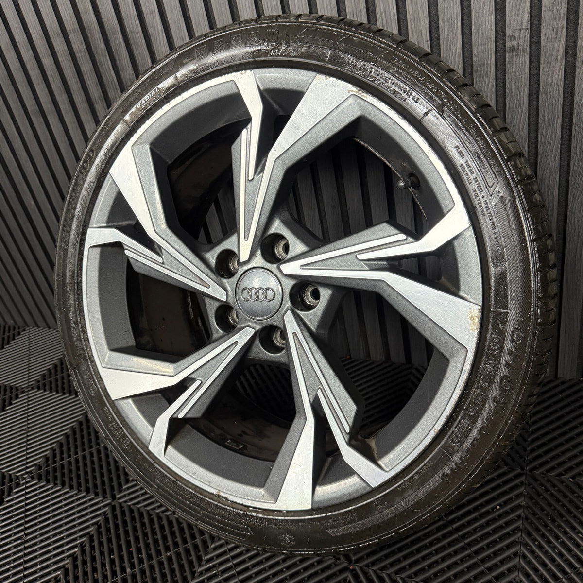1X 18'' GENUINE AUDI A3 GREY DC ALLOY WHEEL TYRE 8Y0601025H SINGLE SPARE