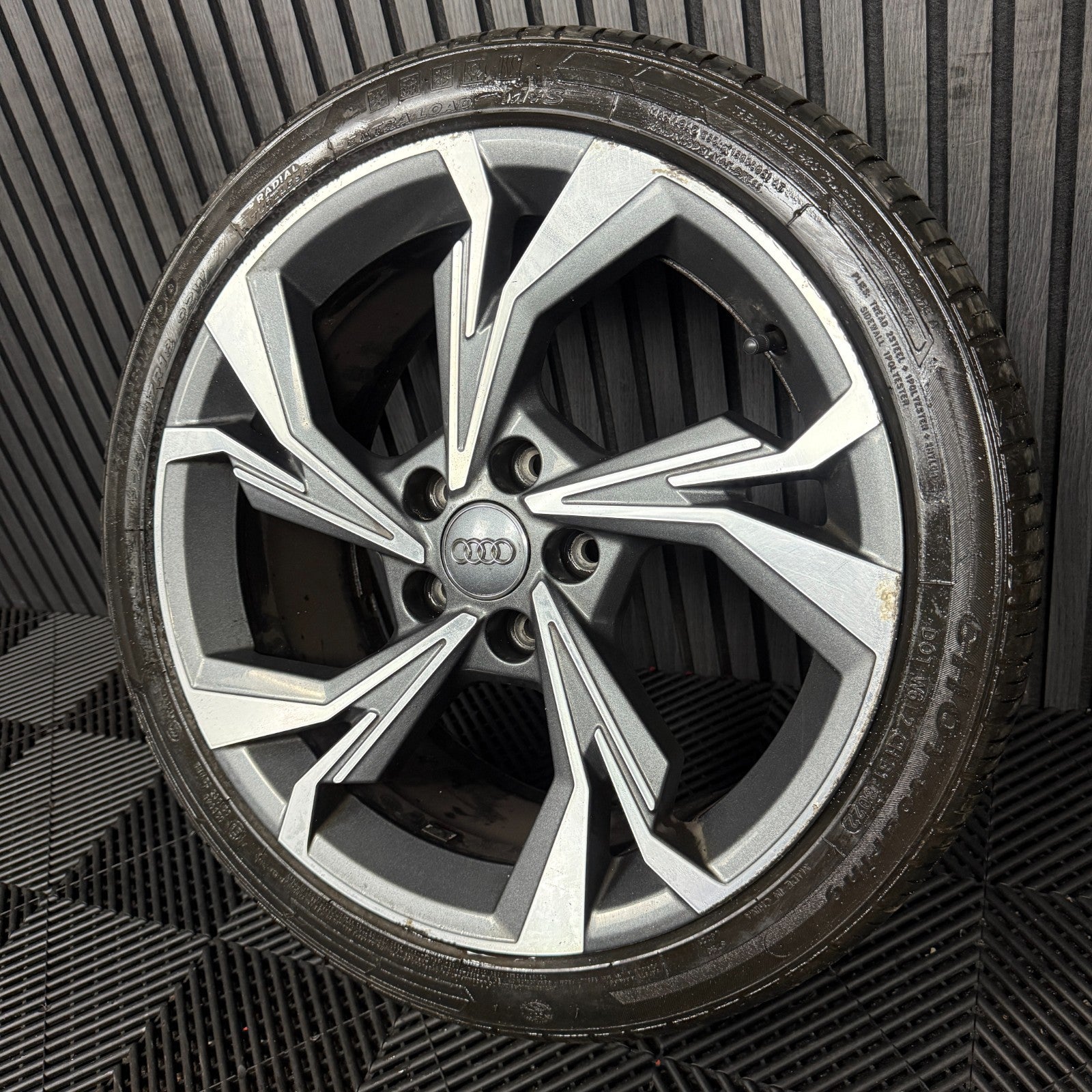 1X 18'' GENUINE AUDI A3 GREY DC ALLOY WHEEL TYRE 8Y0601025H SINGLE SPARE